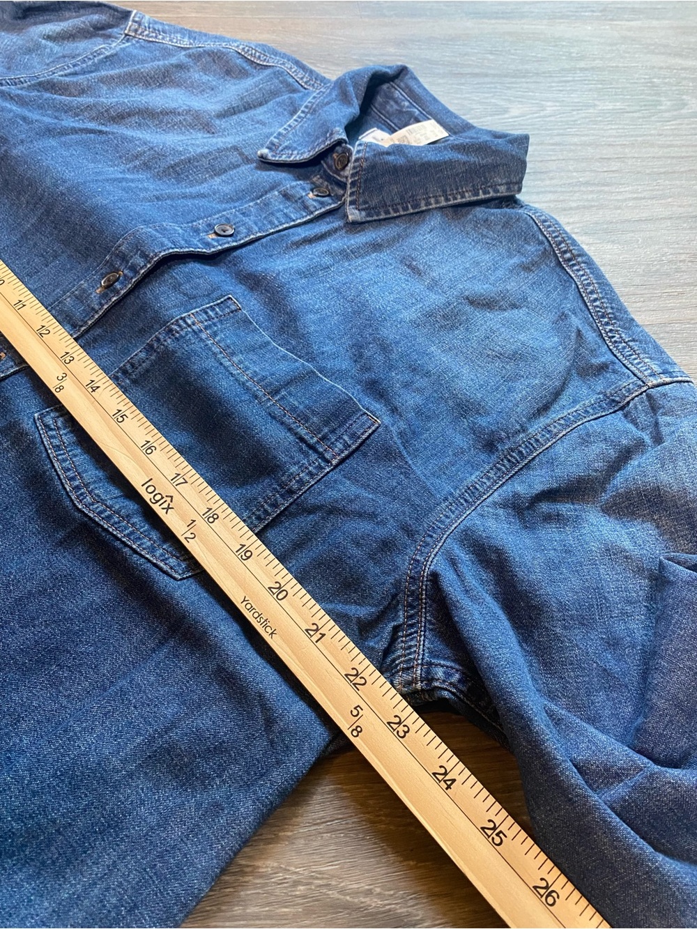 Madewell The Easy Shirt In Denim Button Down Oversized Shirt in Denim - Picture 7 of 10